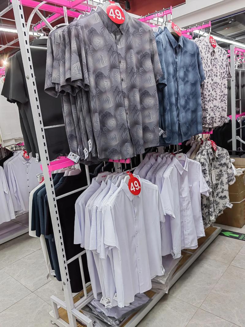 冬日时尚之选：道外区服装店新动态